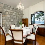 Mediteran Villa *