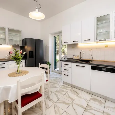 Villa Mediteran *